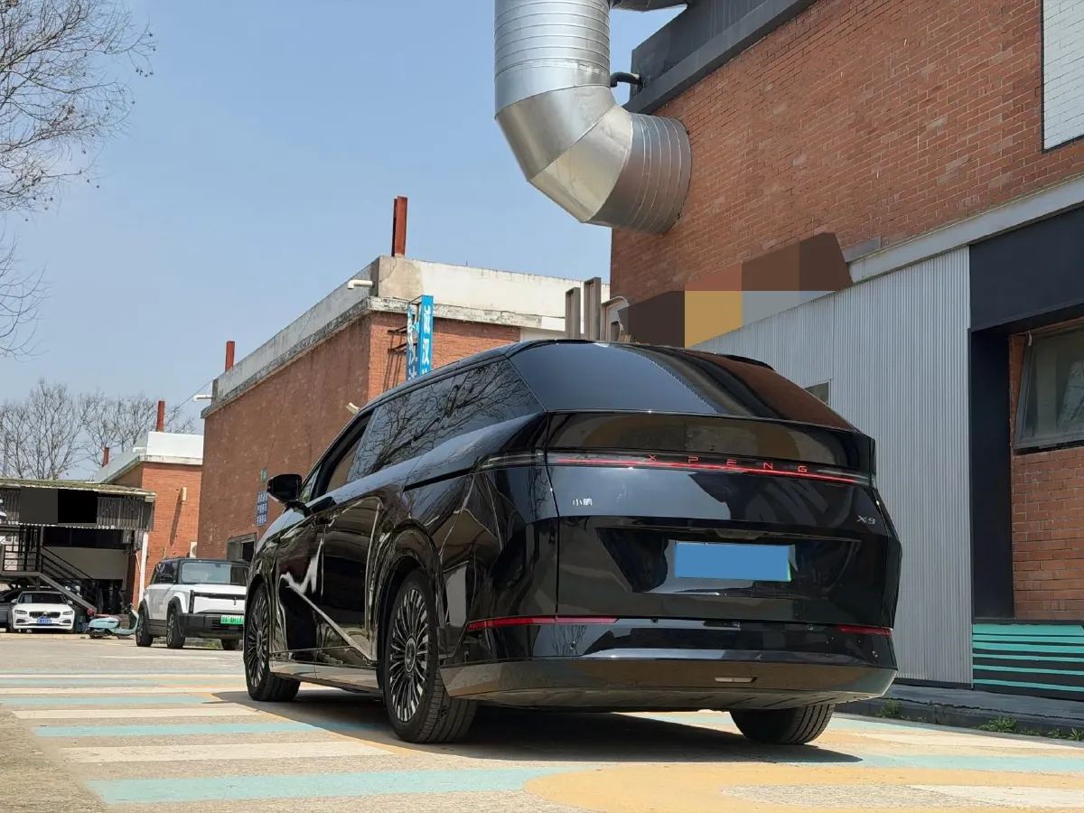 2025 Xpeng X9 BEV,autocango,china used car exporter,china ev exporter,chinese used car exporter,chinese used ev exporter