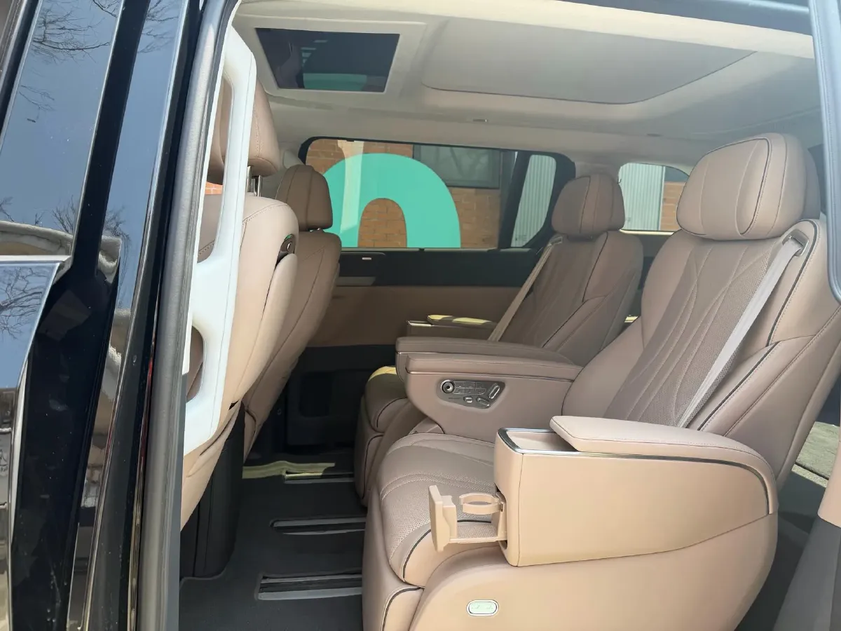 2025 Xpeng X9 BEV,autocango,china used car exporter,china ev exporter,chinese used car exporter,chinese used ev exporter