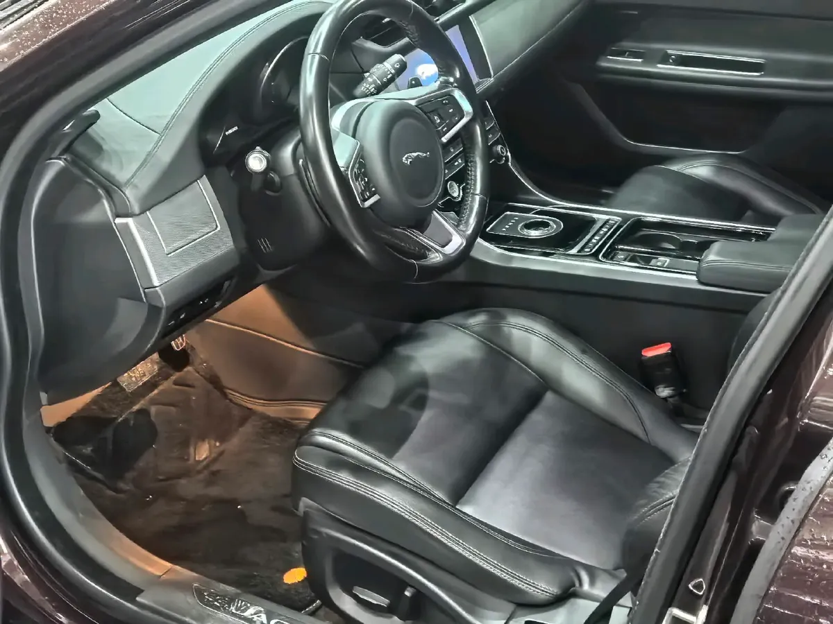 2019 Mercedes-Benz GLA Class 2.0T 211HP L4 7DCT,autocango,china used car exporter,china ev exporter,chinese used car exporter,chinese used ev exporter