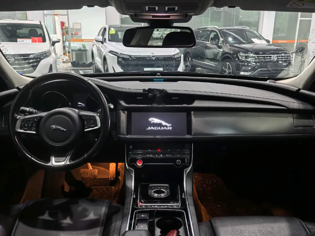 2019 Mercedes-Benz GLA Class 2.0T 211HP L4 7DCT,autocango,china used car exporter,china ev exporter,chinese used car exporter,chinese used ev exporter