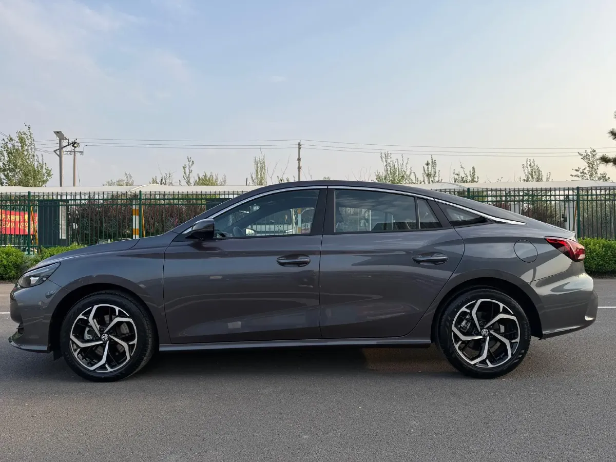 2025 MG 5 1.5T 181HP L4 7DCT,autocango,china used car exporter,china ev exporter,chinese used car exporter,chinese used ev exporter