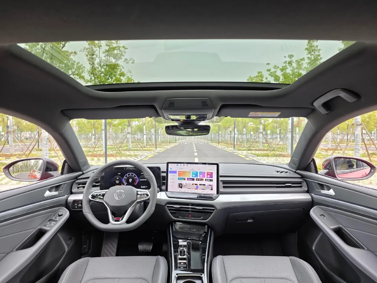 2026 Volkswagen Lamando 2.0T 220HP L4 7DCT,autocango,china used car exporter,china ev exporter,chinese used car exporter,chinese used ev exporter