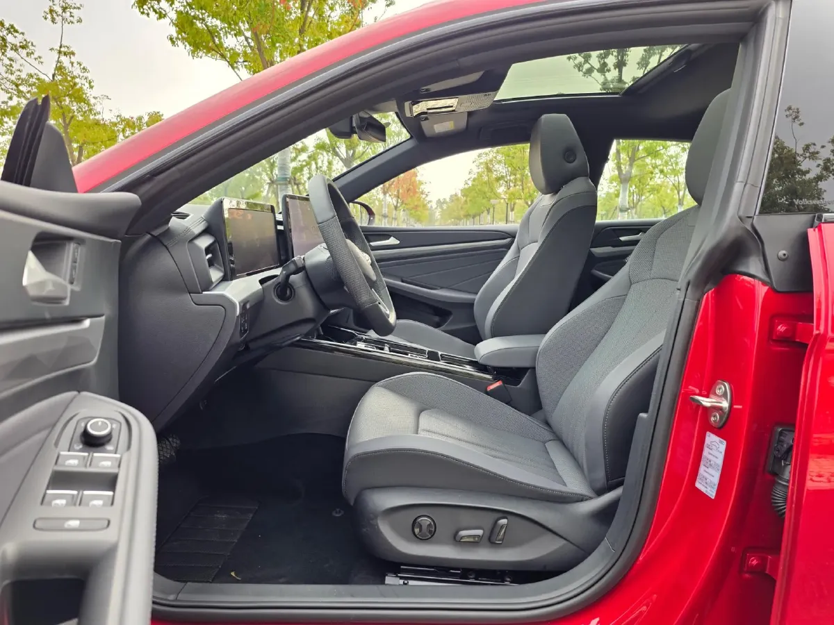 2026 Volkswagen Lamando 2.0T 220HP L4 7DCT,autocango,china used car exporter,china ev exporter,chinese used car exporter,chinese used ev exporter