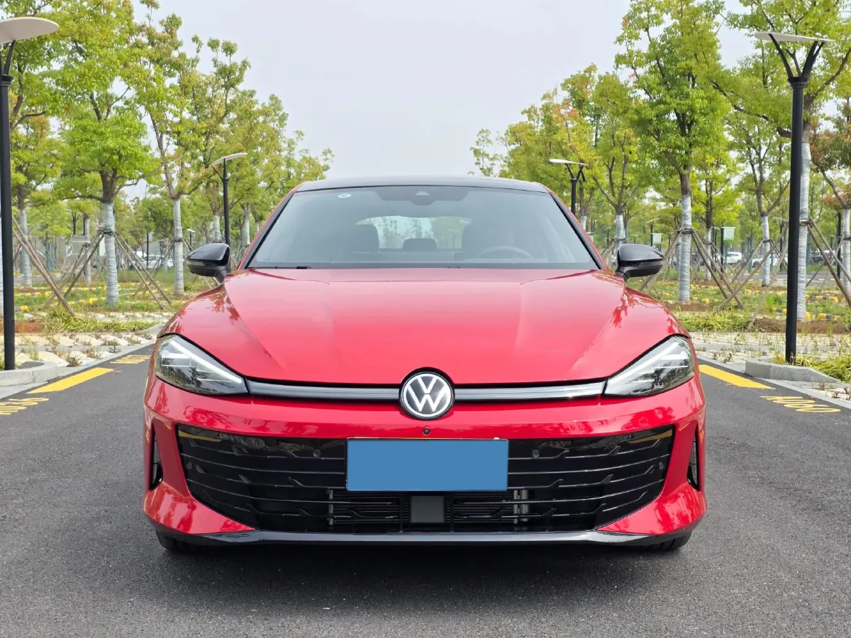 2026 Volkswagen Lamando 2.0T 220HP L4 7DCT,autocango,china used car exporter,china ev exporter,chinese used car exporter,chinese used ev exporter