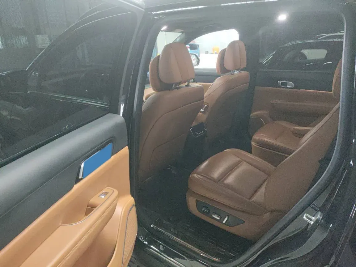 2021 Li ONE Range Extended 131HP REEV 40.5KWH,autocango,china used car exporter,china ev exporter,chinese used car exporter,chinese used ev exporter