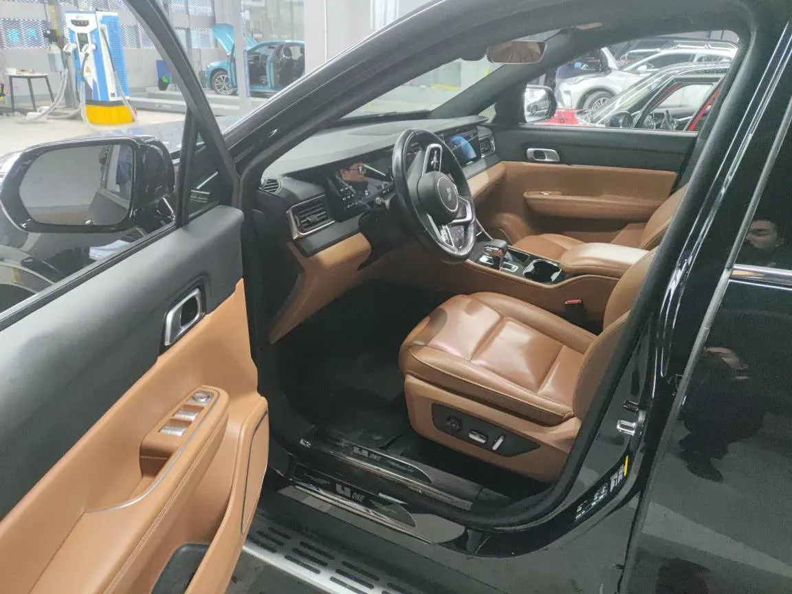 2021 Li ONE Range Extended 131HP REEV 40.5KWH,autocango,china used car exporter,china ev exporter,chinese used car exporter,chinese used ev exporter