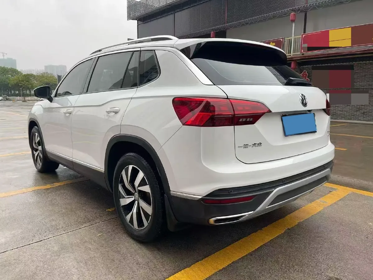 2019 Jeep Cherokee 2.0T 234HP L4 9AT,autocango,china used car exporter,china ev exporter,chinese used car exporter,chinese used ev exporter