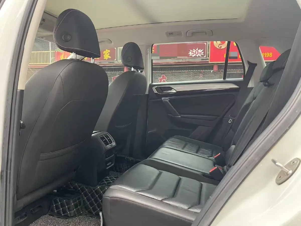 2019 Jeep Cherokee 2.0T 234HP L4 9AT,autocango,china used car exporter,china ev exporter,chinese used car exporter,chinese used ev exporter