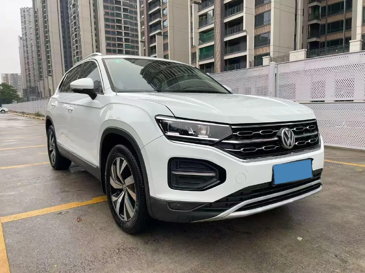 2019 Jeep Cherokee 2.0T 234HP L4 9AT,autocango,china used car exporter,china ev exporter,chinese used car exporter,chinese used ev exporter