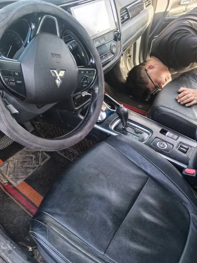 2016 Mitsubishi Outlander 2.4L 192HP L4 CVT,autocango,china used car exporter,china ev exporter,chinese used car exporter,chinese used ev exporter