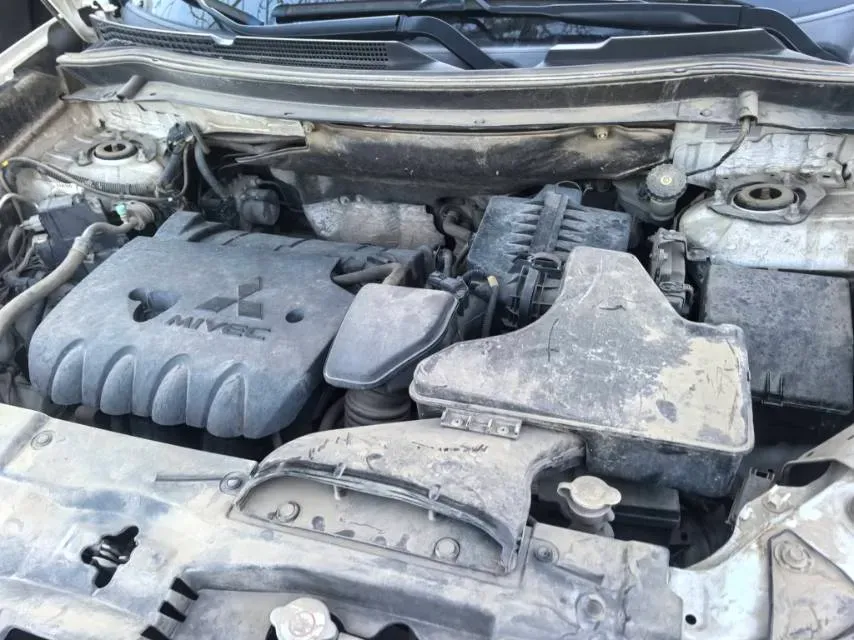 2016 Mitsubishi Outlander 2.4L 192HP L4 CVT,autocango,china used car exporter,china ev exporter,chinese used car exporter,chinese used ev exporter