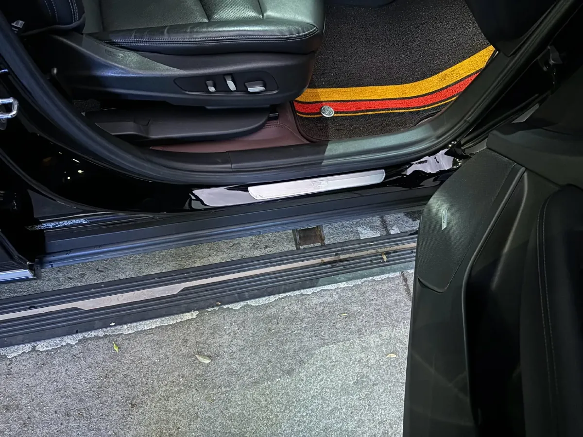 2022 Cadillac XT6 2.0T 237HP L4 9AT,autocango,china used car exporter,china ev exporter,chinese used car exporter,chinese used ev exporter