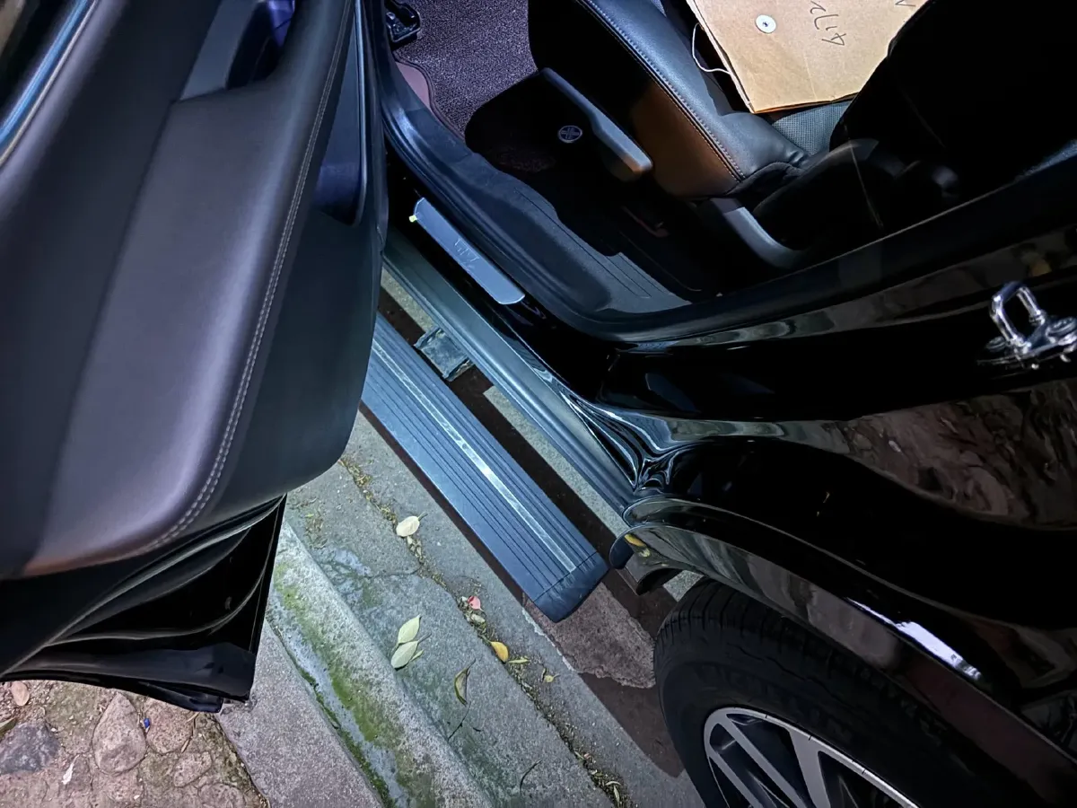 2022 Cadillac XT6 2.0T 237HP L4 9AT,autocango,china used car exporter,china ev exporter,chinese used car exporter,chinese used ev exporter