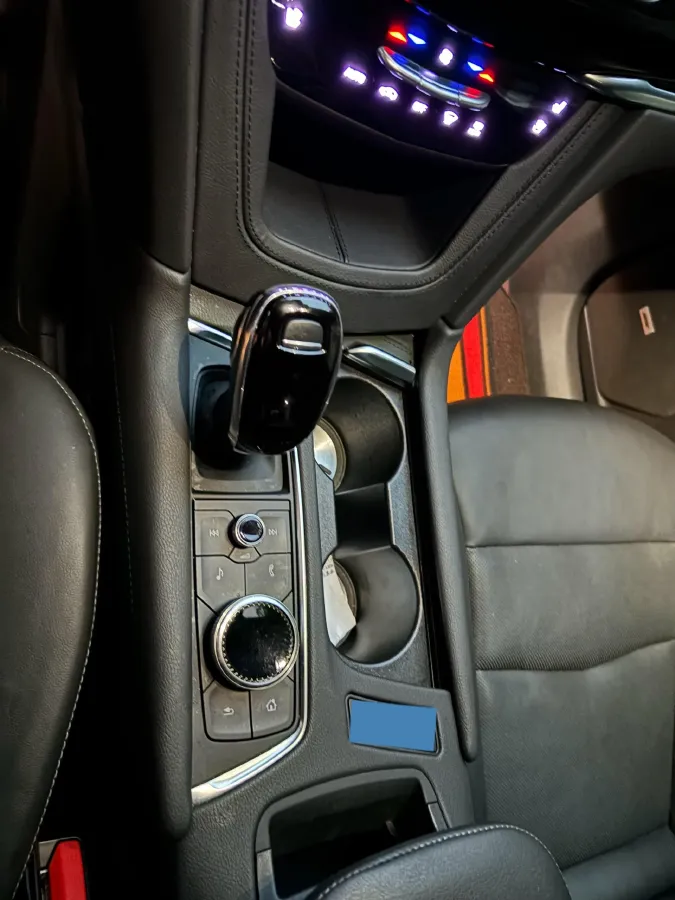 2022 Cadillac XT6 2.0T 237HP L4 9AT,autocango,china used car exporter,china ev exporter,chinese used car exporter,chinese used ev exporter