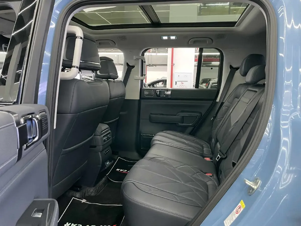 2025 FangChengBao Bao 5 1.5T 194HP L4 E-CVT PHEV 31.8KWH,autocango,china used car exporter,china ev exporter,chinese used car exporter,chinese used ev exporter