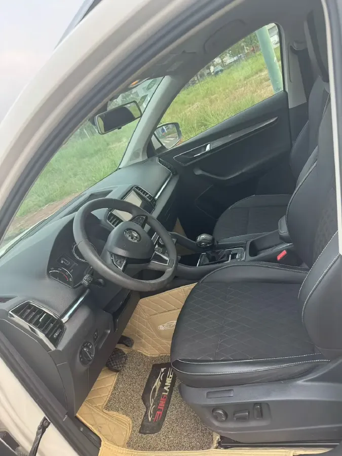 2020 Skoda Karoq 1.4T 150HP L4 7DCT,autocango,china used car exporter,china ev exporter,chinese used car exporter,chinese used ev exporter