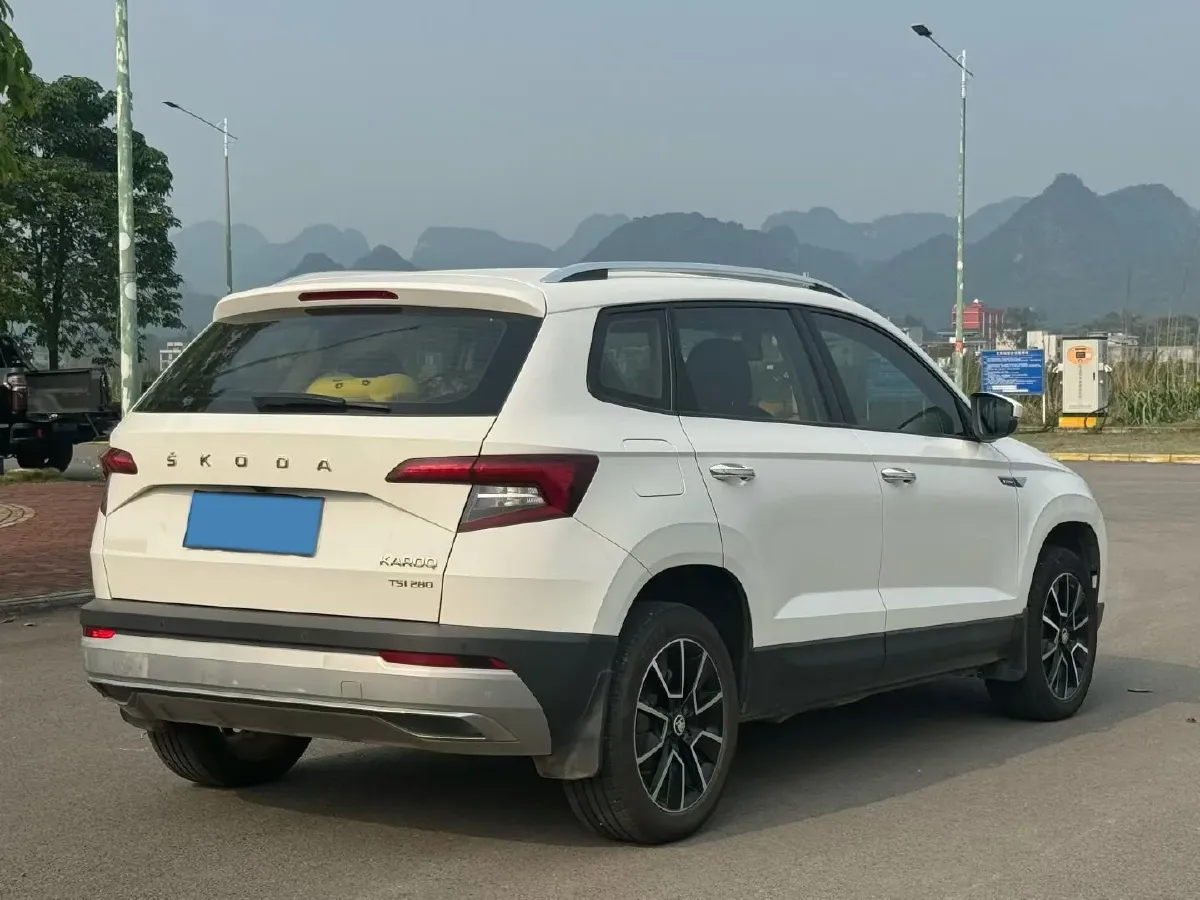 2020 Skoda Karoq 1.4T 150HP L4 7DCT,autocango,china used car exporter,china ev exporter,chinese used car exporter,chinese used ev exporter