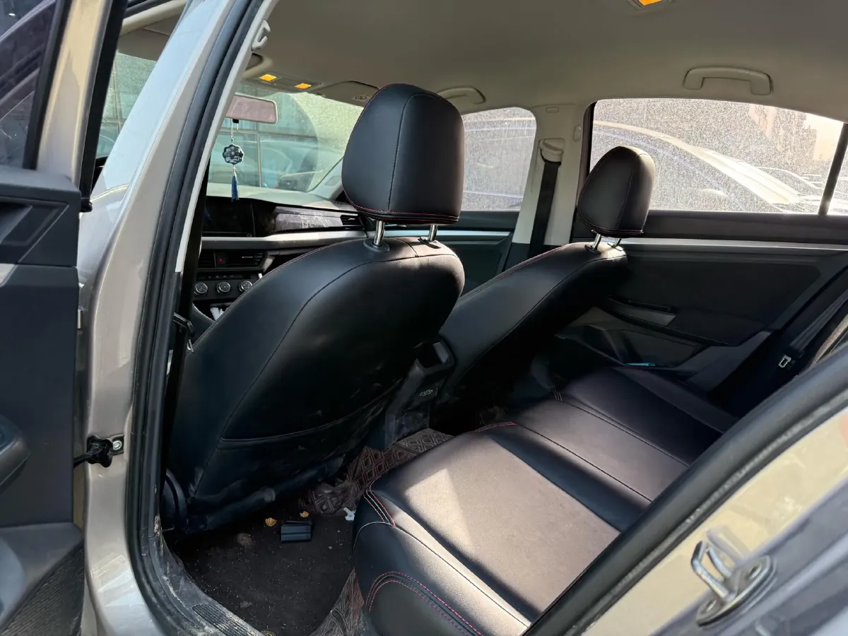 2019 MAXUS XinTu V80 2.5T 136HP L4 6MT,autocango,china used car exporter,china ev exporter,chinese used car exporter,chinese used ev exporter