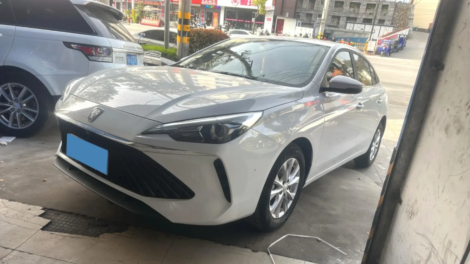 2023 Roewe i5 1.5L 129HP L4 CVT,autocango,china used car exporter,china ev exporter,chinese used car exporter,chinese used ev exporter