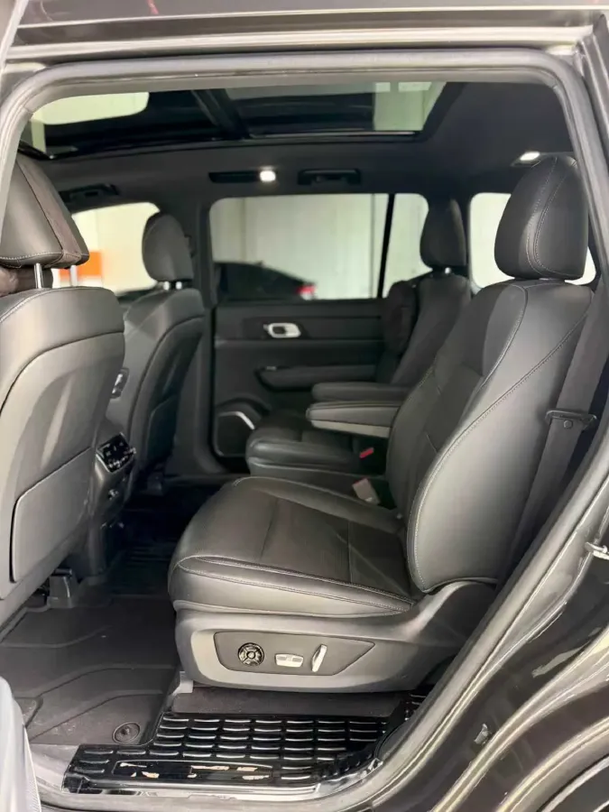 2021 Li ONE Range Extended 131HP REEV 40.5KWH,autocango,china used car exporter,china ev exporter,chinese used car exporter,chinese used ev exporter