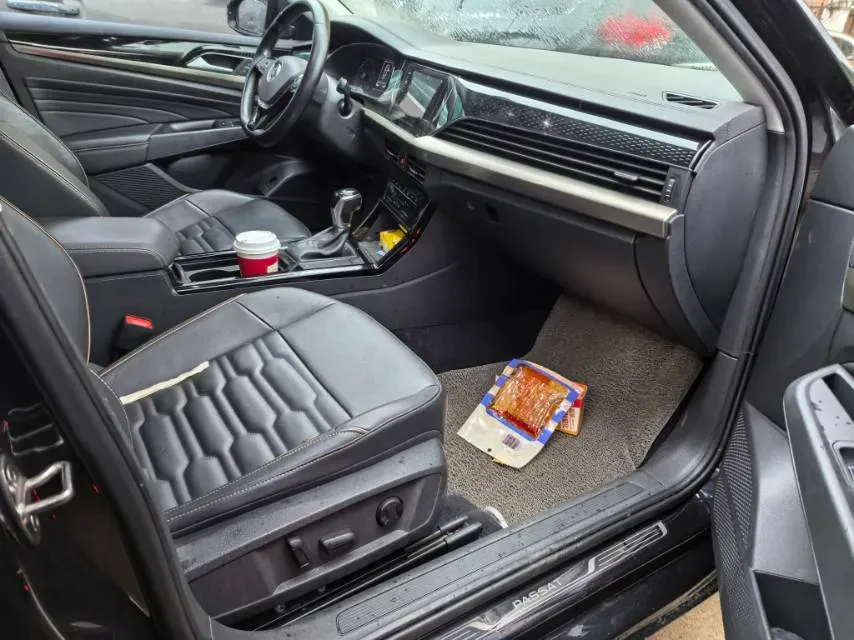 2021 Volkswagen Passat 2.0T 186HP L4 7DCT,autocango,china used car exporter,china ev exporter,chinese used car exporter,chinese used ev exporter