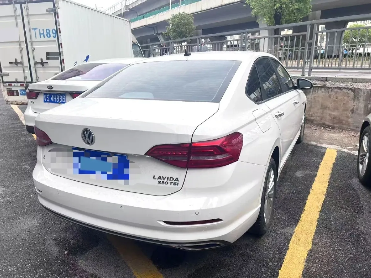 2018 Skoda Karoq 1.4T 150HP L4 7DCT,autocango,china used car exporter,china ev exporter,chinese used car exporter,chinese used ev exporter
