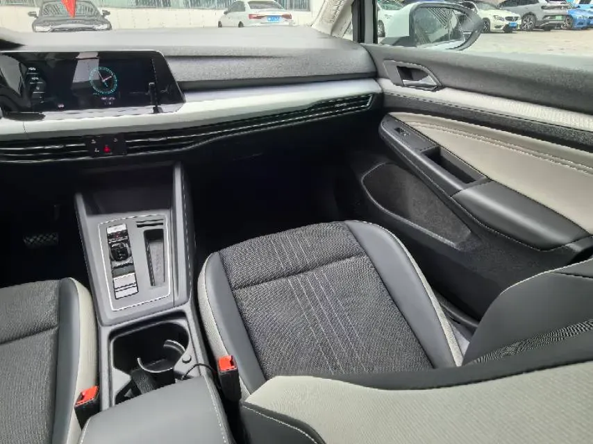 2021 Volkswagen Golf 1.4T 150HP L4 7DCT,autocango,china used car exporter,china ev exporter,chinese used car exporter,chinese used ev exporter