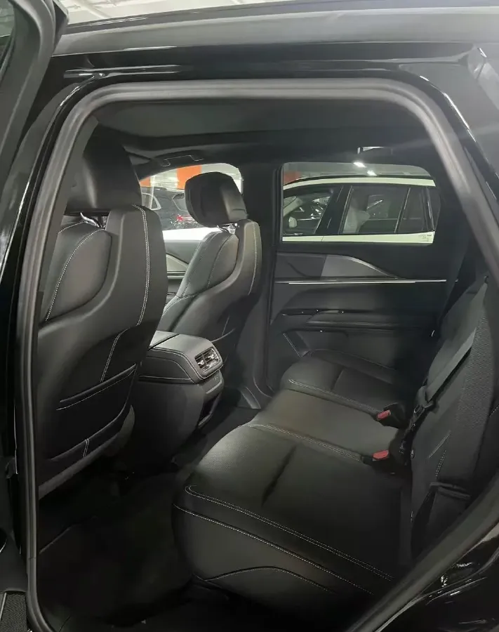 2024 Cadillac XT5 2.0T 237HP L4 9AT,autocango,china used car exporter,china ev exporter,chinese used car exporter,chinese used ev exporter