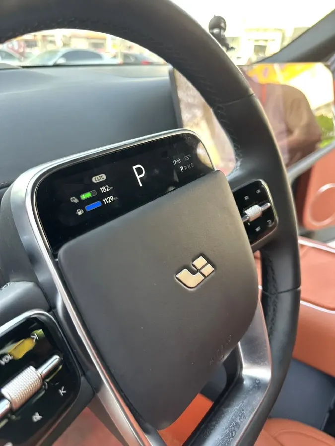 2024 Ford Bronco 2.3T 275HP L4 10AT,autocango,china used car exporter,china ev exporter,chinese used car exporter,chinese used ev exporter