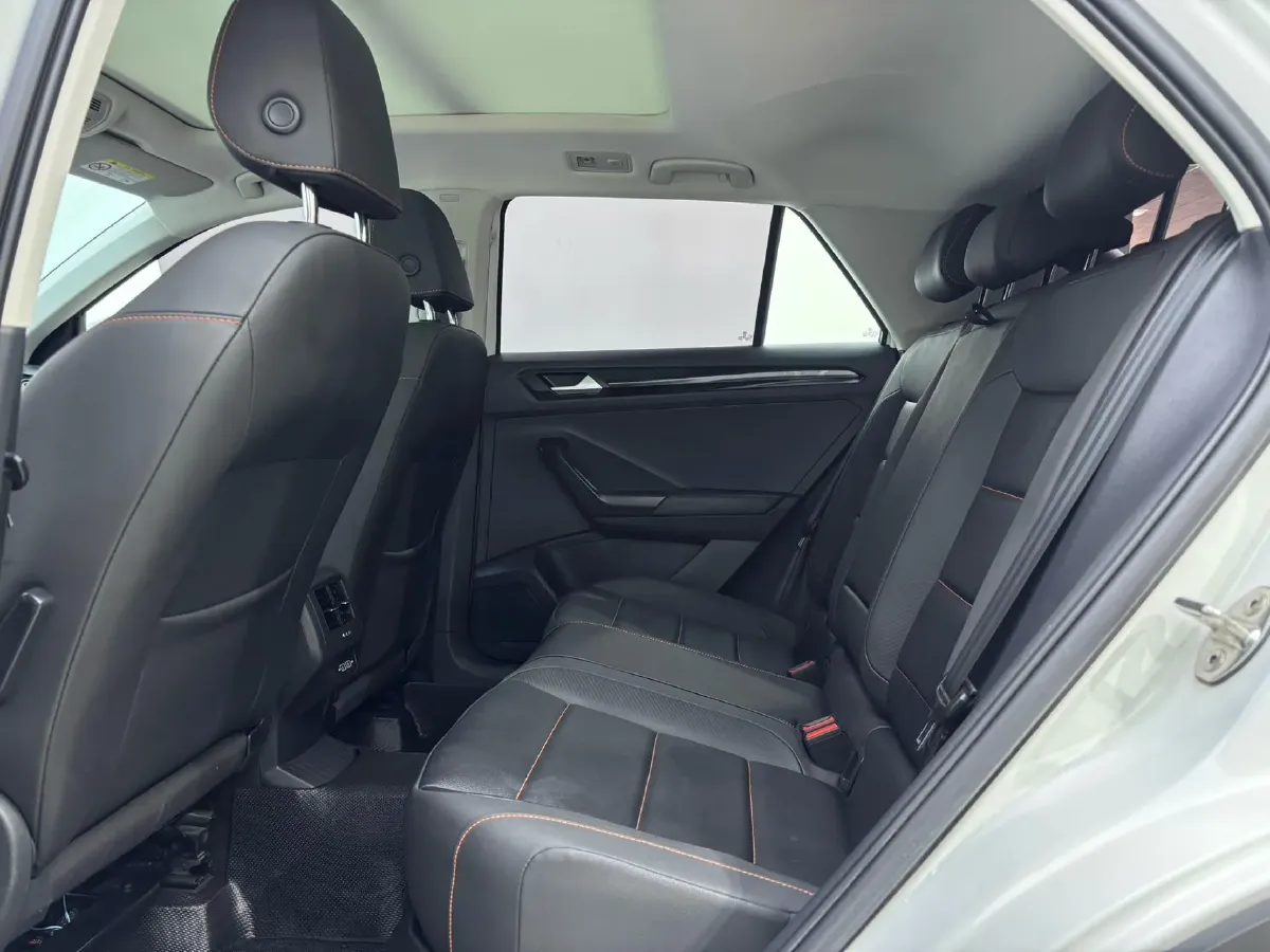 2021 Volkswagen T-Roc 1.4T 150HP L4 7DCT,autocango,china used car exporter,china ev exporter,chinese used car exporter,chinese used ev exporter