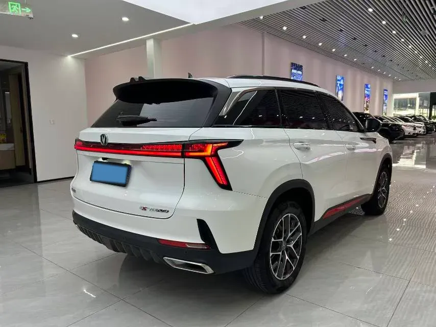 2022 ChangAn CS75 Plus 1.5T 188HP L4 8AT,autocango,china used car exporter,china ev exporter,chinese used car exporter,chinese used ev exporter