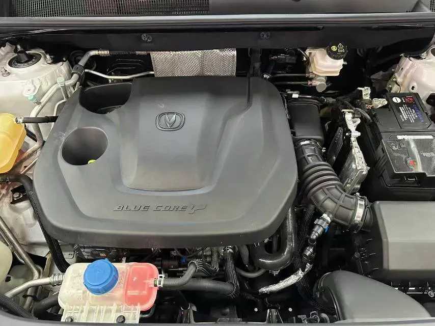 2022 ChangAn CS75 Plus 1.5T 188HP L4 8AT,autocango,china used car exporter,china ev exporter,chinese used car exporter,chinese used ev exporter