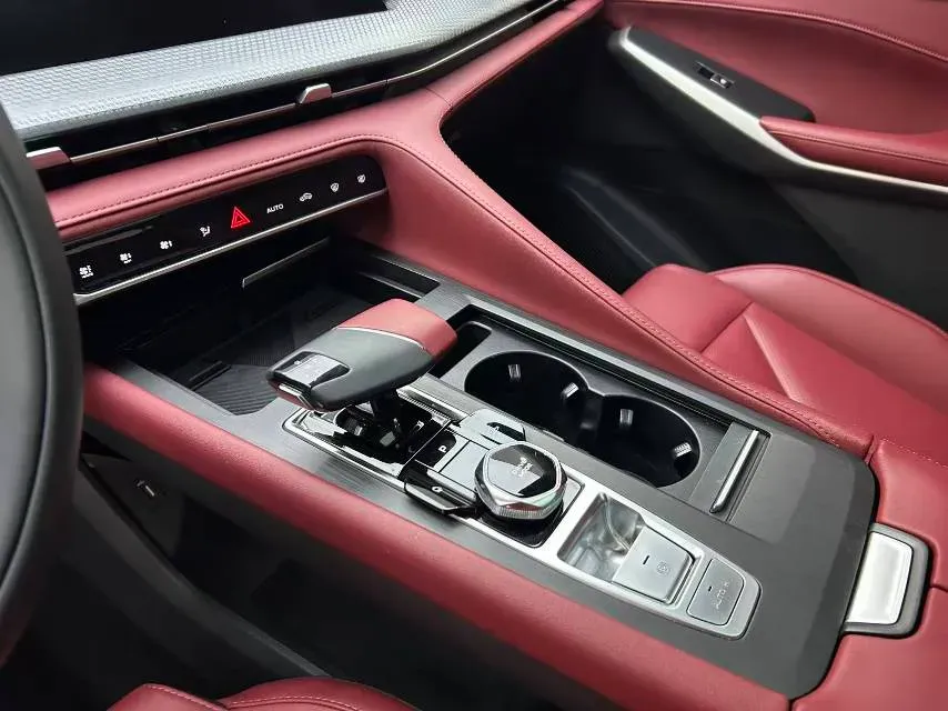 2022 ChangAn CS75 Plus 1.5T 188HP L4 8AT,autocango,china used car exporter,china ev exporter,chinese used car exporter,chinese used ev exporter