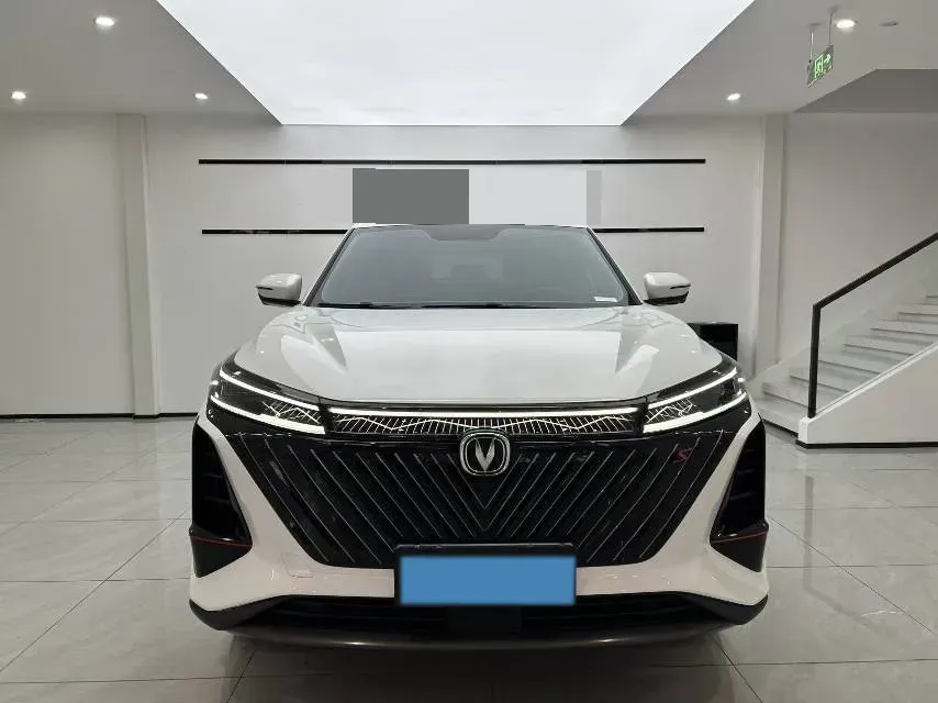 2022 ChangAn CS75 Plus 1.5T 188HP L4 8AT,autocango,china used car exporter,china ev exporter,chinese used car exporter,chinese used ev exporter