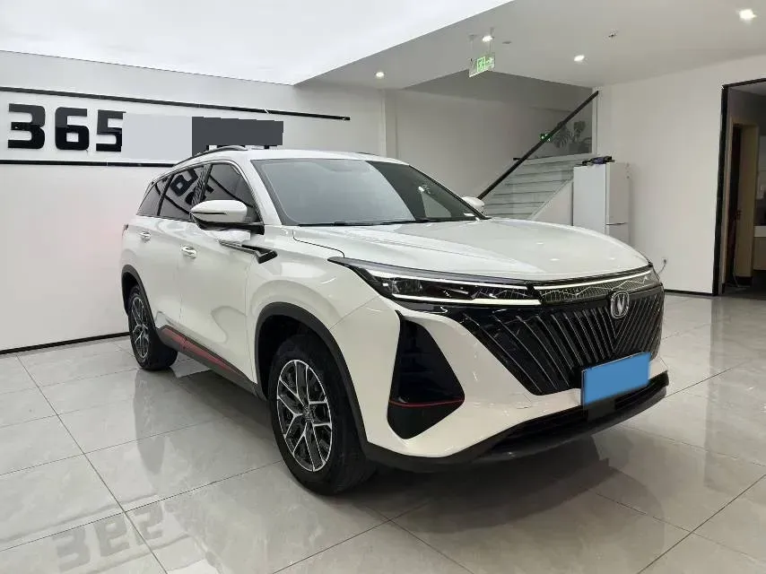 2022 ChangAn CS75 Plus 1.5T 188HP L4 8AT,autocango,china used car exporter,china ev exporter,chinese used car exporter,chinese used ev exporter