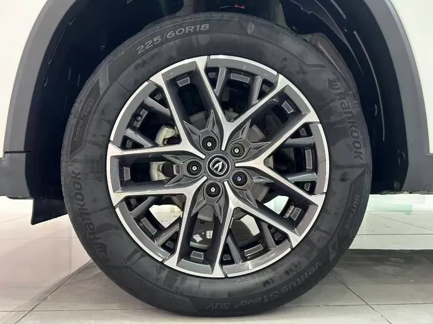 2022 ChangAn CS75 Plus 1.5T 188HP L4 8AT,autocango,china used car exporter,china ev exporter,chinese used car exporter,chinese used ev exporter