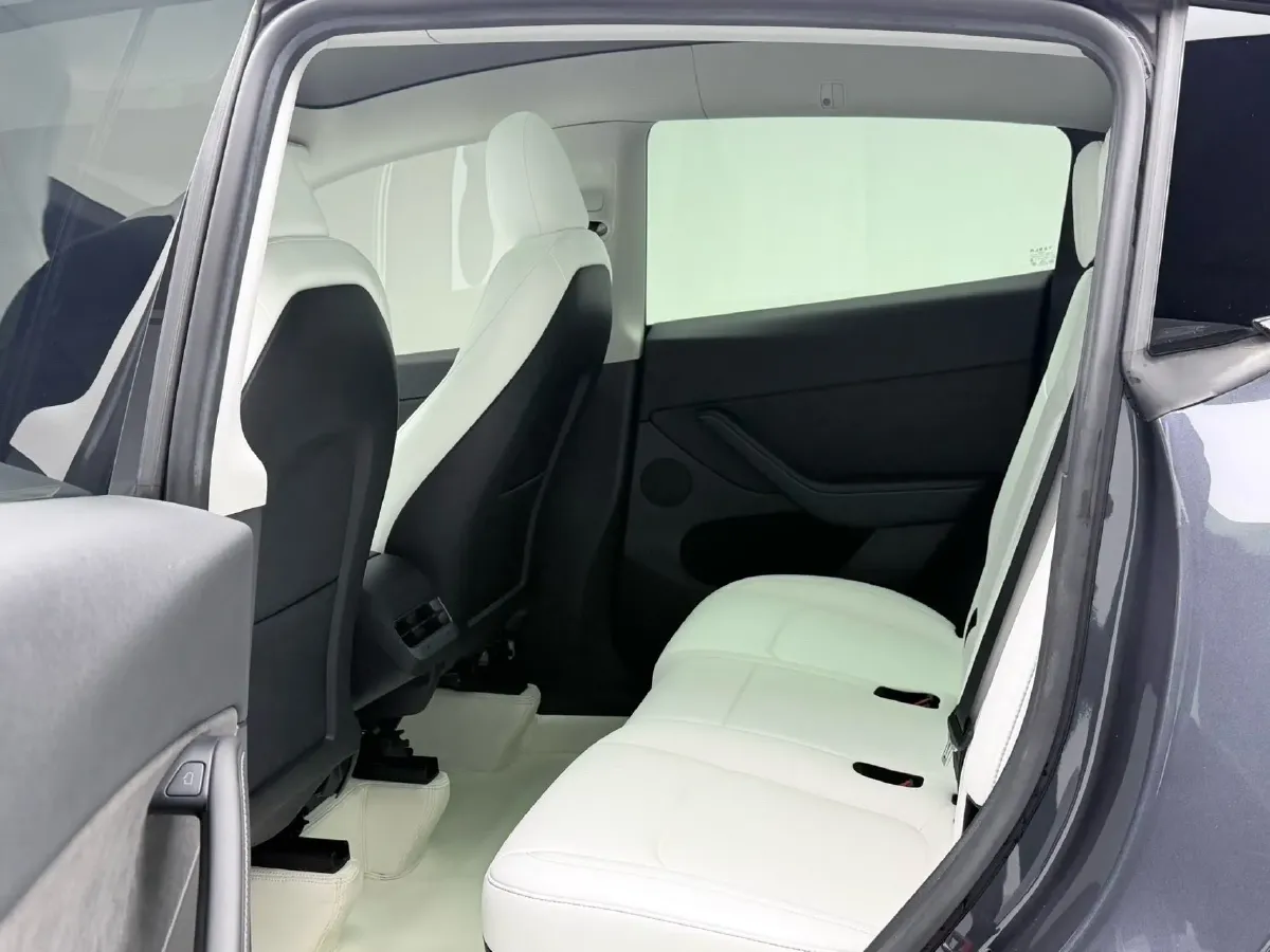 2022 Tesla Model Y BEV 60KWH,autocango,china used car exporter,china ev exporter,chinese used car exporter,chinese used ev exporter