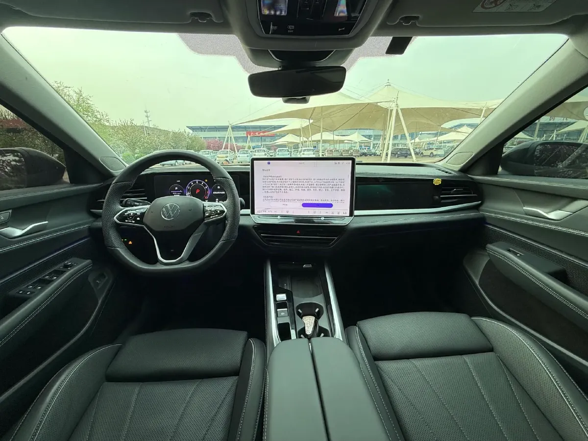 2025 Volkswagen Passat 2.0T 220HP L4 7DCT,autocango,china used car exporter,china ev exporter,chinese used car exporter,chinese used ev exporter