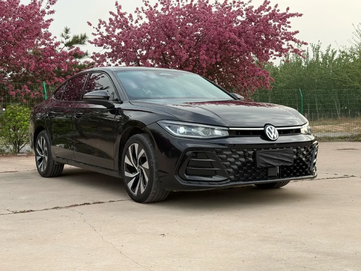 2025 Volkswagen Passat 2.0T 220HP L4 7DCT,autocango,china used car exporter,china ev exporter,chinese used car exporter,chinese used ev exporter