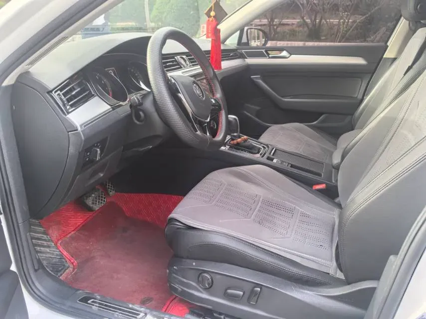 2018 Volkswagen Magotan 1.8T 180HP L4 7DCT,autocango,china used car exporter,china ev exporter,chinese used car exporter,chinese used ev exporter