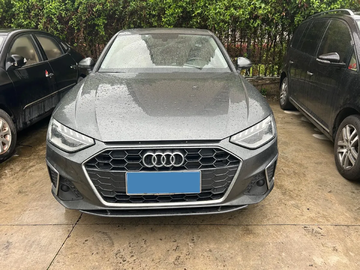 2022 Audi A4L 2.0T 190HP L4 7DCT,autocango,china used car exporter,china ev exporter,chinese used car exporter,chinese used ev exporter