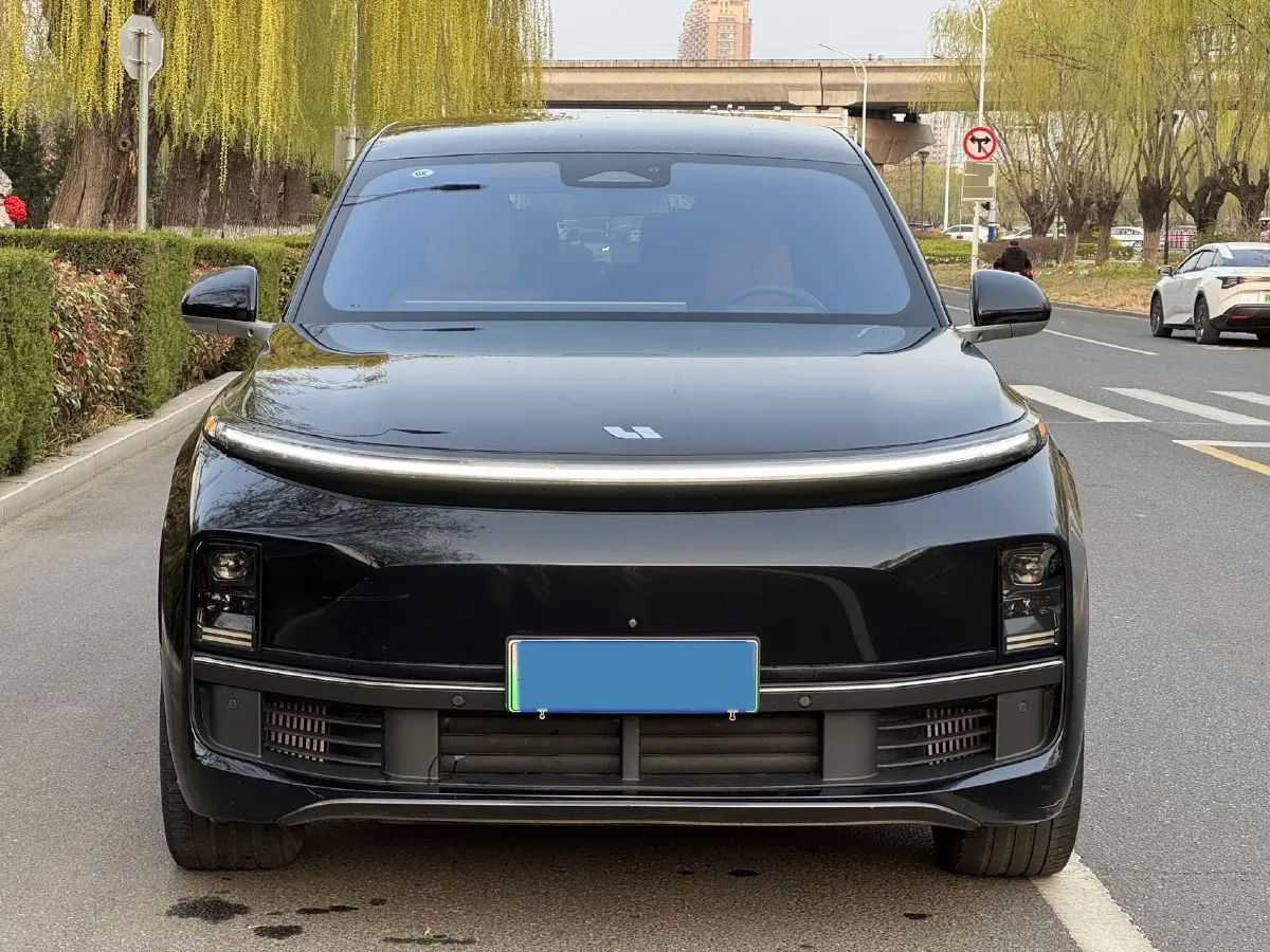 2023 Li L8 Range Extended 154HP REEV 40.9KWH,autocango,china used car exporter,china ev exporter,chinese used car exporter,chinese used ev exporter
