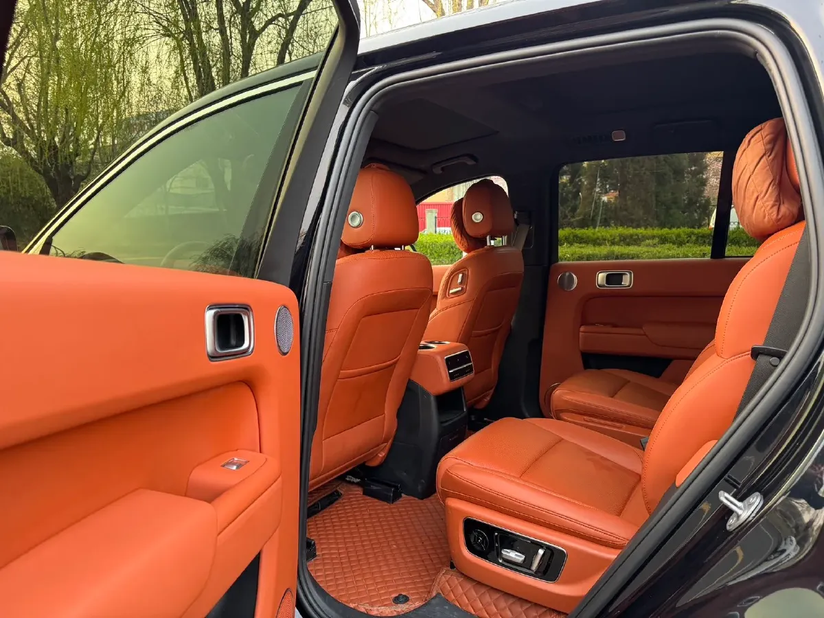 2023 Li L8 Range Extended 154HP REEV 40.9KWH,autocango,china used car exporter,china ev exporter,chinese used car exporter,chinese used ev exporter