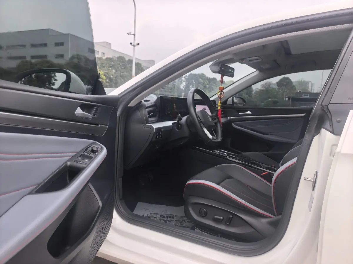 2022 Volkswagen Lavida 1.4T 150HP L4 7DCT,autocango,china used car exporter,china ev exporter,chinese used car exporter,chinese used ev exporter