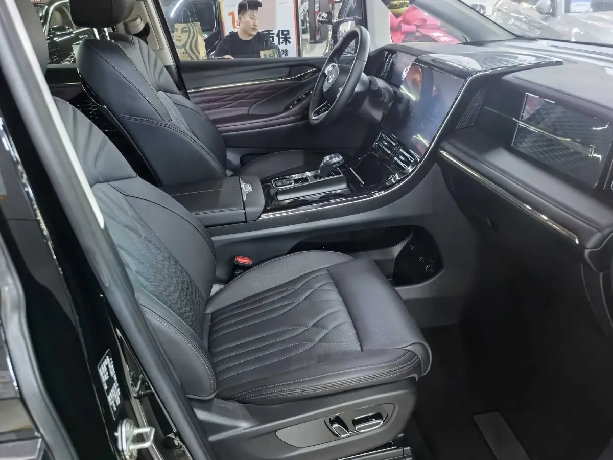 2024 GAC Trumpchi M8 2.0T 252HP L4 8AT,autocango,china used car exporter,china ev exporter,chinese used car exporter,chinese used ev exporter