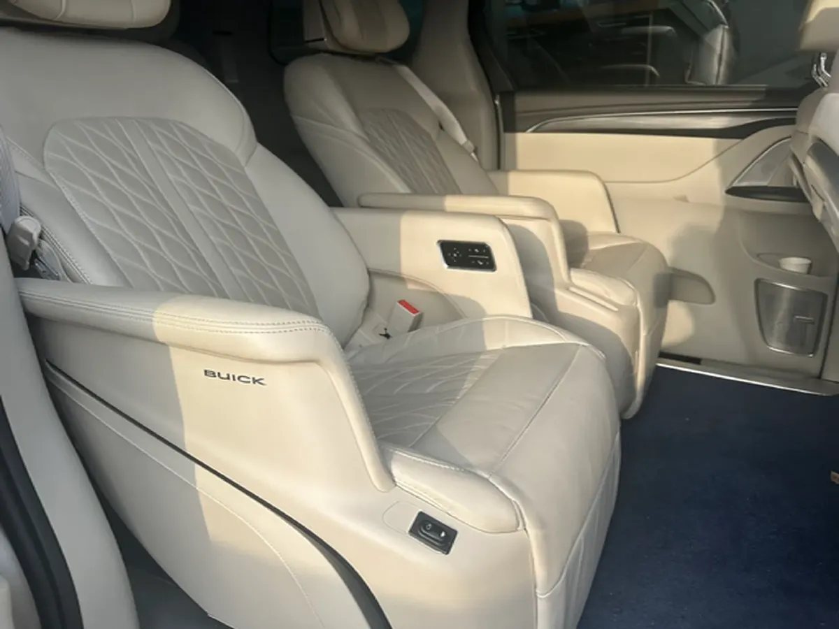 2022 Buick GL8 2.0T 237HP L4 9AT,autocango,china used car exporter,china ev exporter,chinese used car exporter,chinese used ev exporter