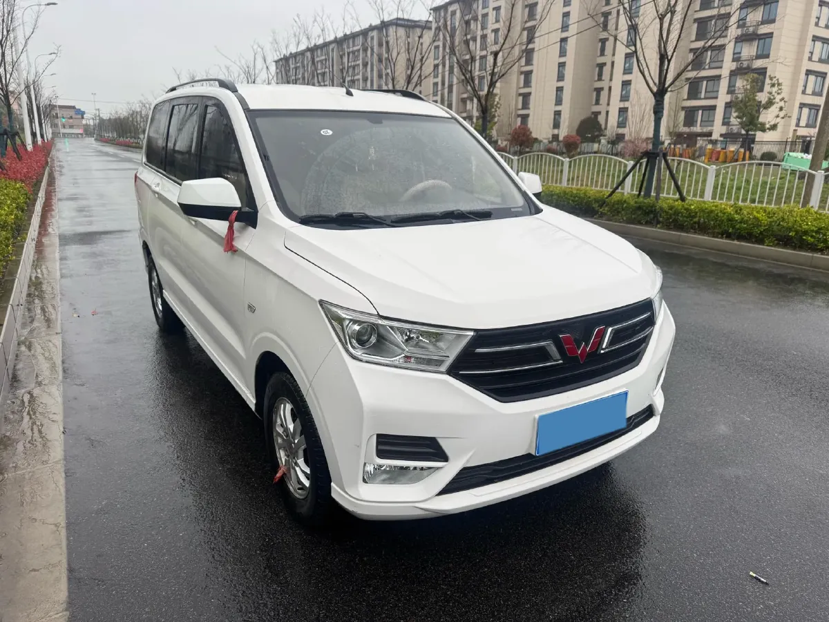 2018 WuLing HongGuang 1.5L 105HP L4 5MT,autocango,china used car exporter,china ev exporter,chinese used car exporter,chinese used ev exporter