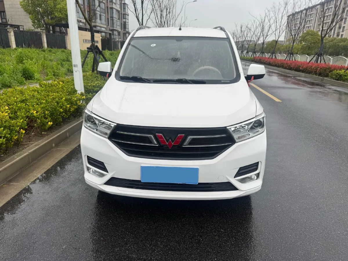 2018 WuLing HongGuang 1.5L 105HP L4 5MT,autocango,china used car exporter,china ev exporter,chinese used car exporter,chinese used ev exporter