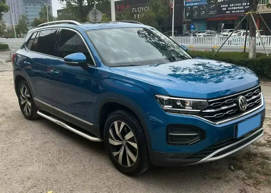 2019 Jeep Cherokee 2.0T 234HP L4 9AT,autocango,china used car exporter,china ev exporter,chinese used car exporter,chinese used ev exporter