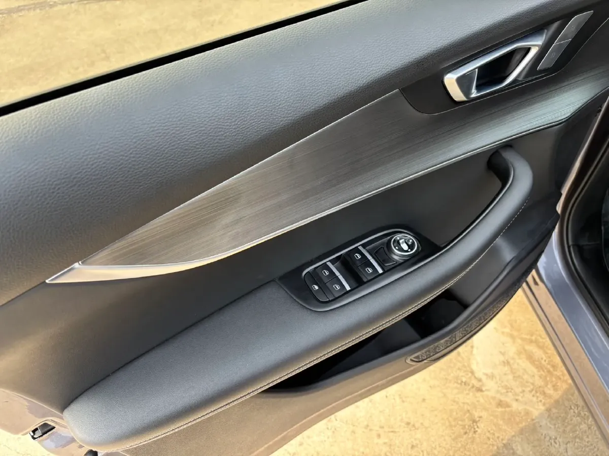 2021 Chery Tiggo 7 Plus 1.5T 156HP L4 CVT,autocango,china used car exporter,china ev exporter,chinese used car exporter,chinese used ev exporter